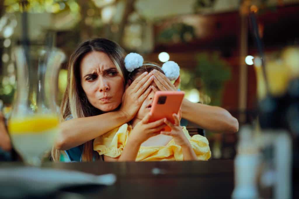 Kako zaštititi djecu na internetu: vodič za roditelje Kako zaštititi djecu na internetu: vodič za roditelje