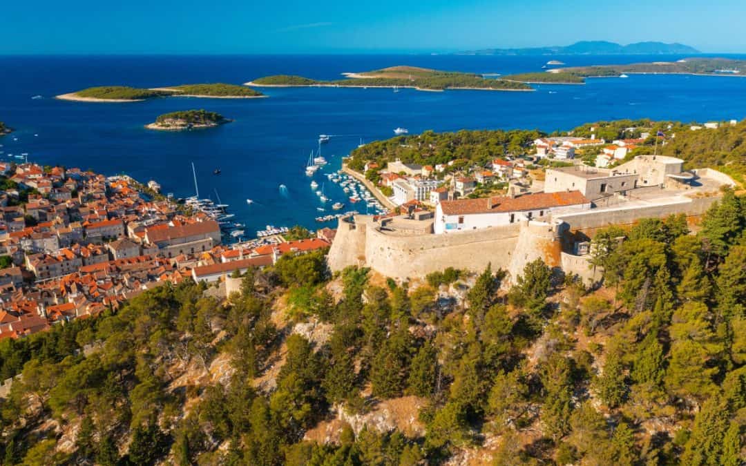 Održivi turizam i očuvanje prirode na Hvaru